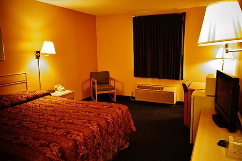 Hometown Inn And Suites Washington Exterior photo